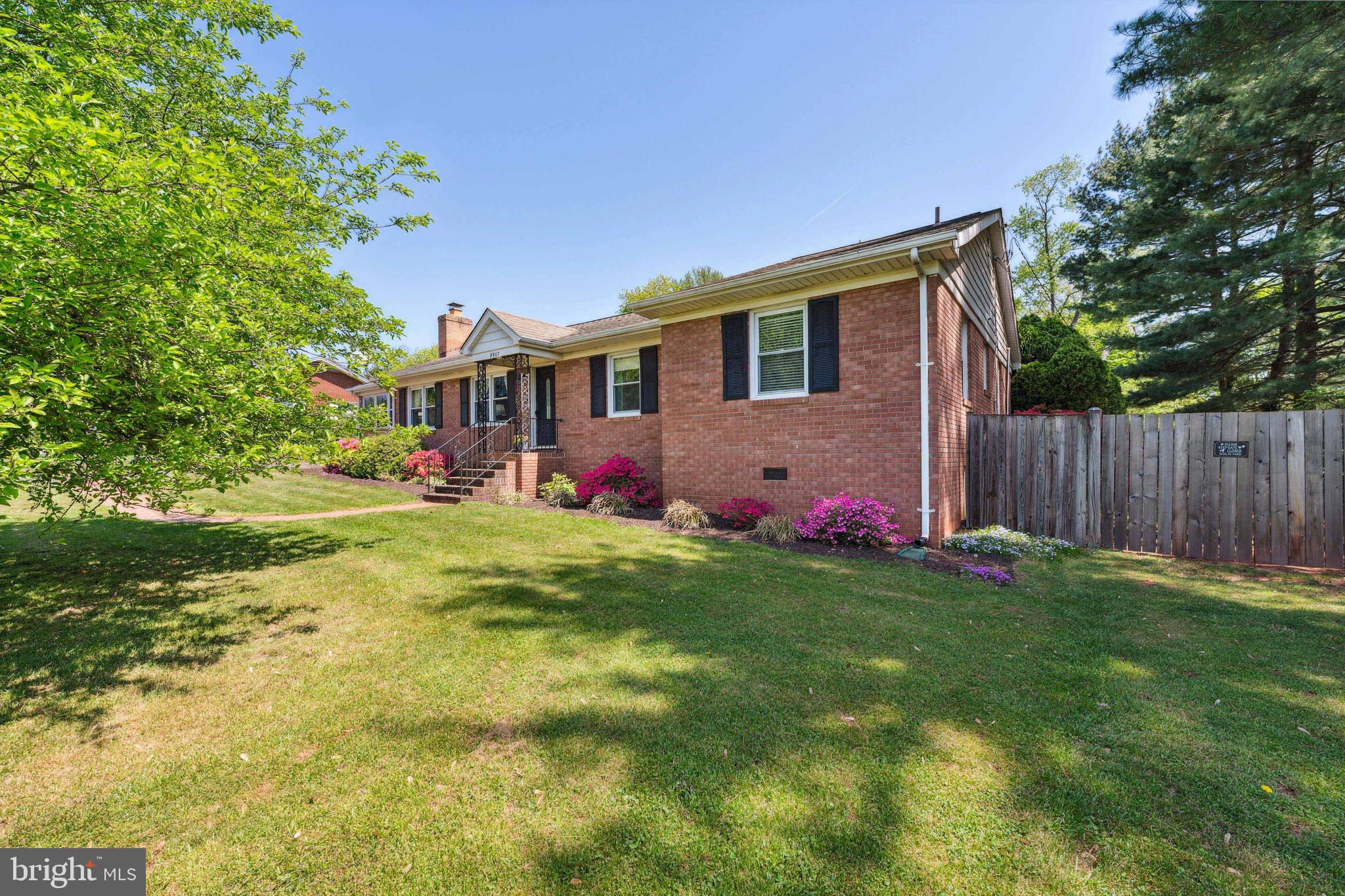 8907 Stonewall Road Manassas, VA 20110 - Photo 3 of 41