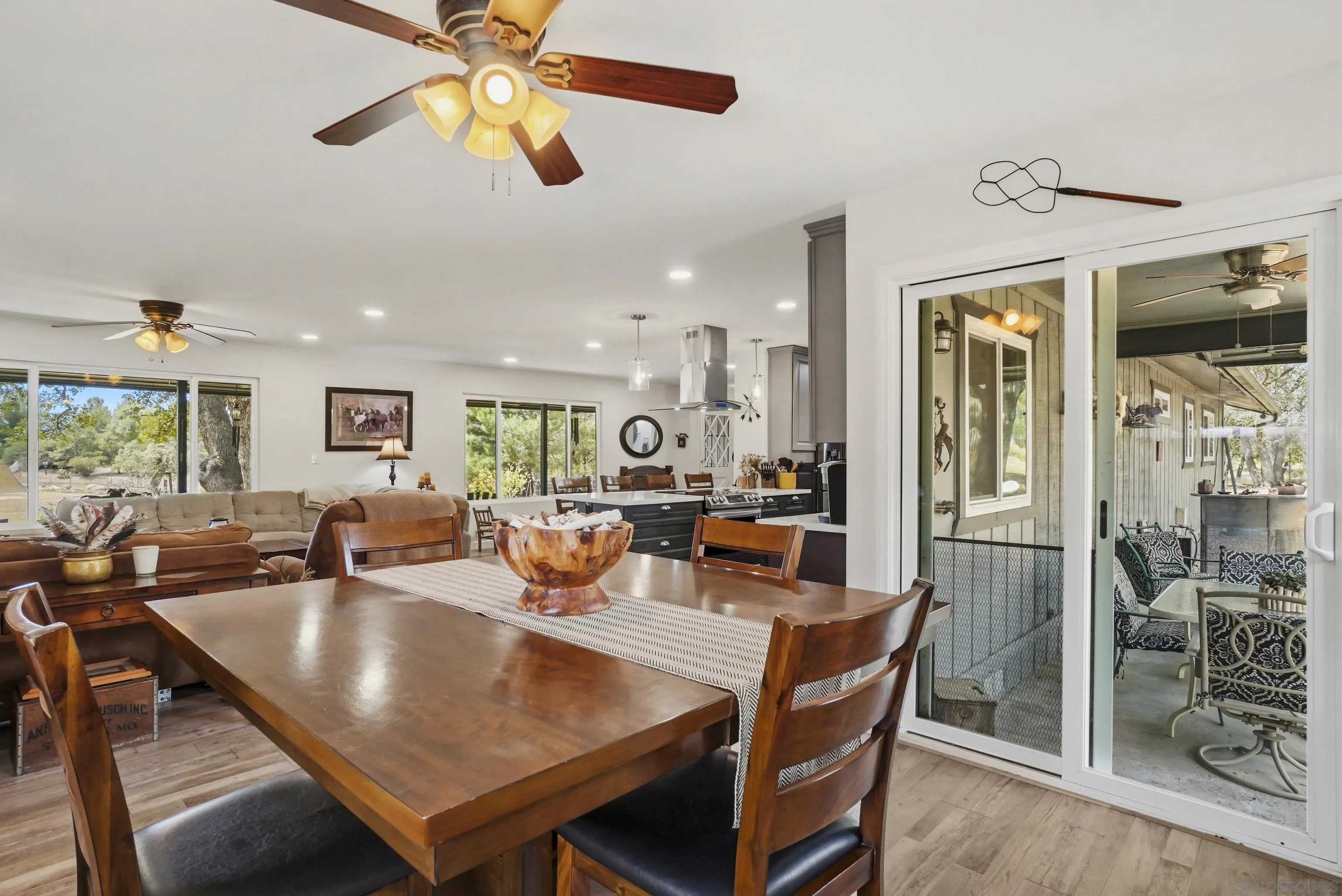 1541 Round Potrero Road Potrero, CA 91963 - Photo 16 of 32 Dining Area