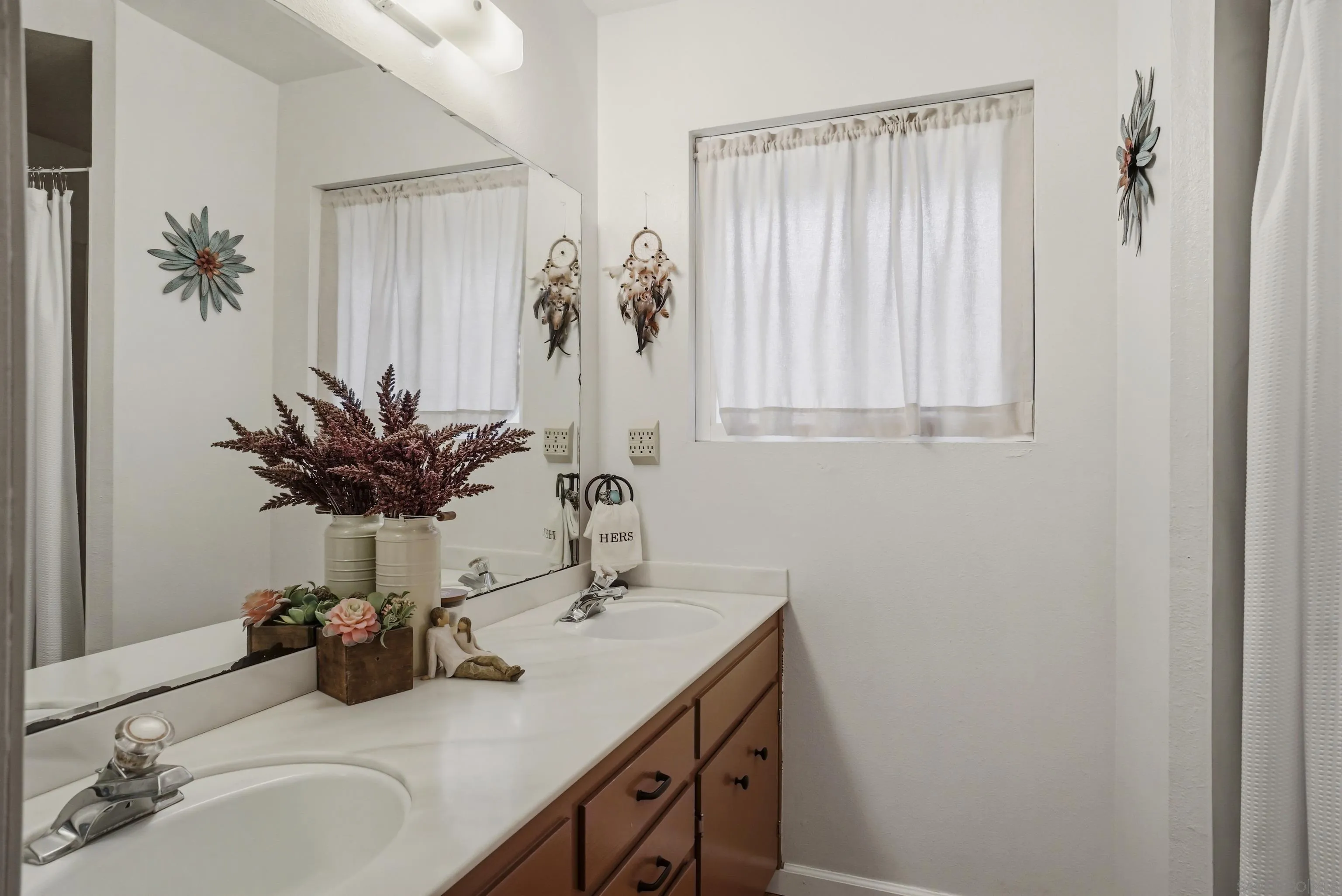 1541 Round Potrero Road Potrero, CA 91963 - Photo 22 of 32 Bathroom