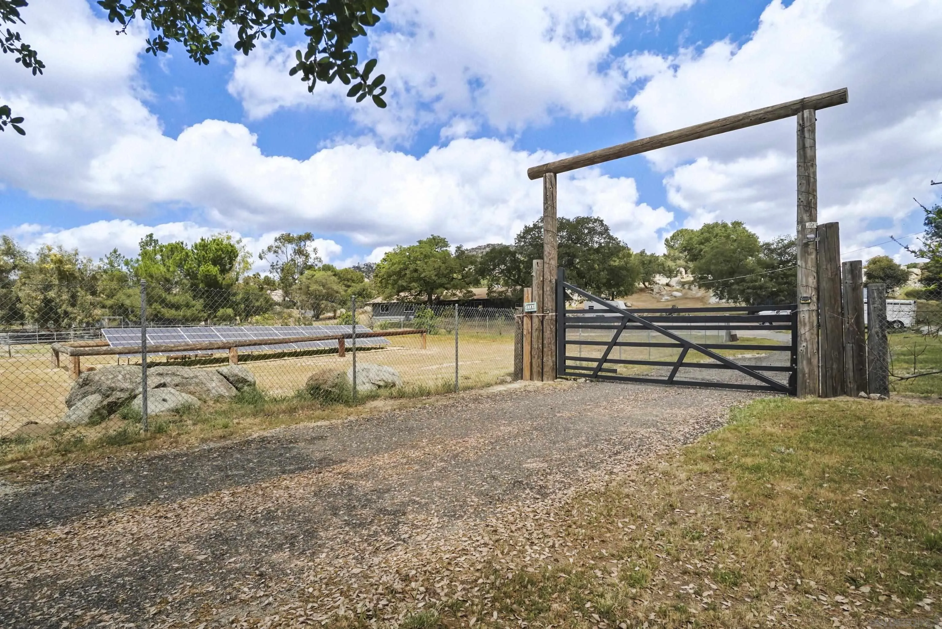 1541 Round Potrero Road Potrero, CA 91963 - Photo 5 of 32 Entry
