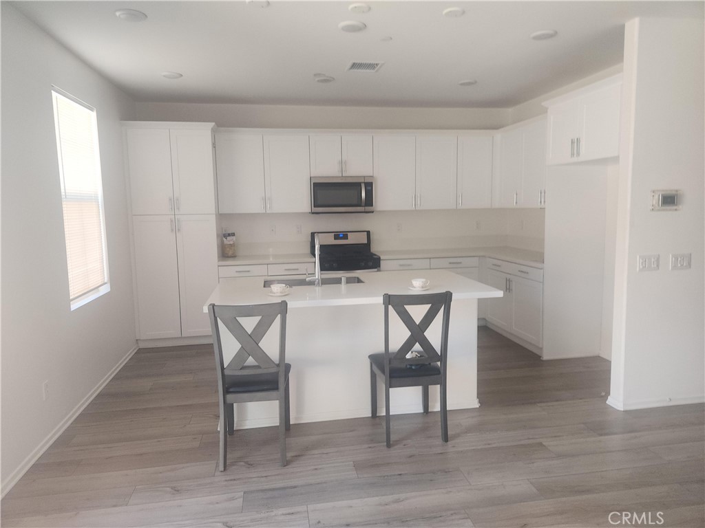 938 West Jasmine Way Rialto, CA 92376 - Photo 9 of 28