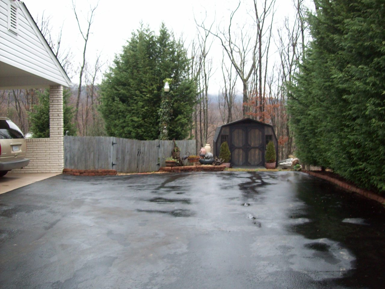 356 Pin Oak Drive Blue Ridge, VA 24064 - Photo 12 of 38 Driveway