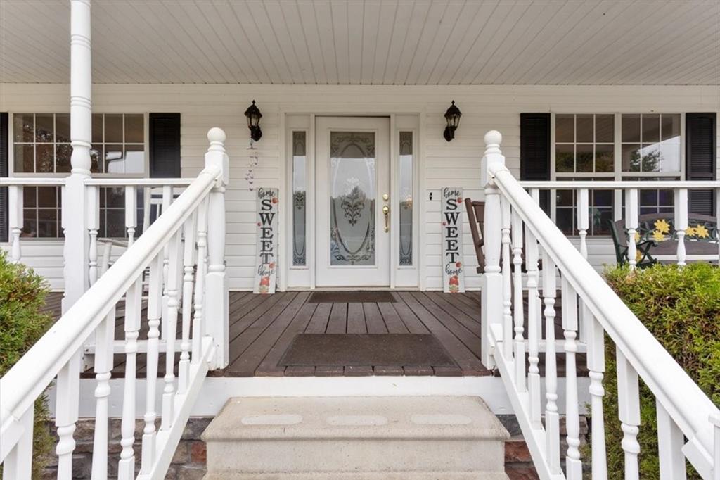 871 Robinson Road Chatsworth, GA 30705 - Photo 7 of 25 a view of entryway with staircase