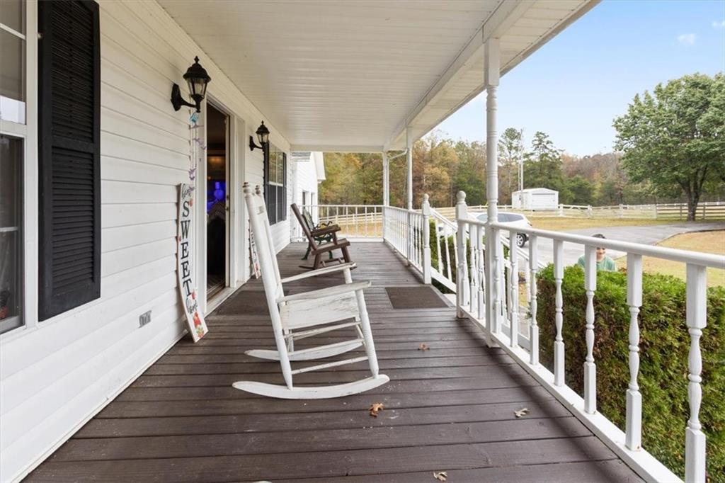 871 Robinson Road Chatsworth, GA 30705 - Photo 8 of 25 a view of entryway with wooden floor and fence
