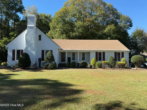 $479,500 | 101 Forest Drive, Clinton, NC 28328
