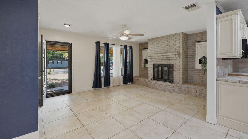 3516 52nd Street Lubbock, TX 79413 - Photo 5 of 52 IMG_0430_autoremove_46400533