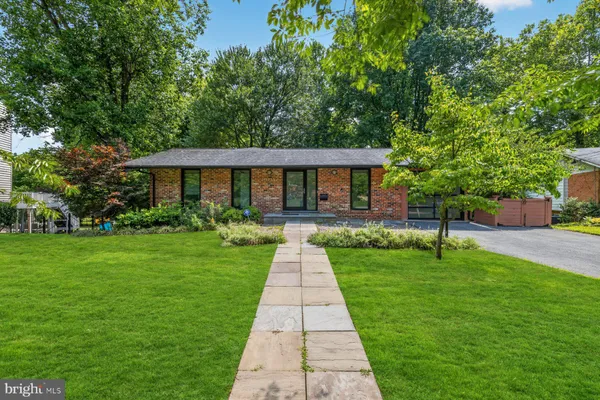 $895,000 | 11733 Devilwood Drive, Potomac, MD 20854