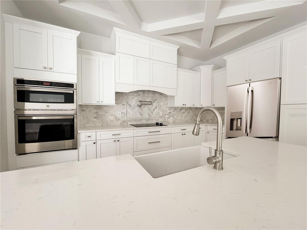 407 Georgia Avenue Palm Harbor, FL 34683 - Photo 3 of 28
