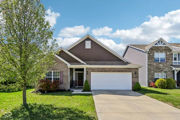 $295,000 | 2418 Bridlewood Drive, Franklin, IN 46131