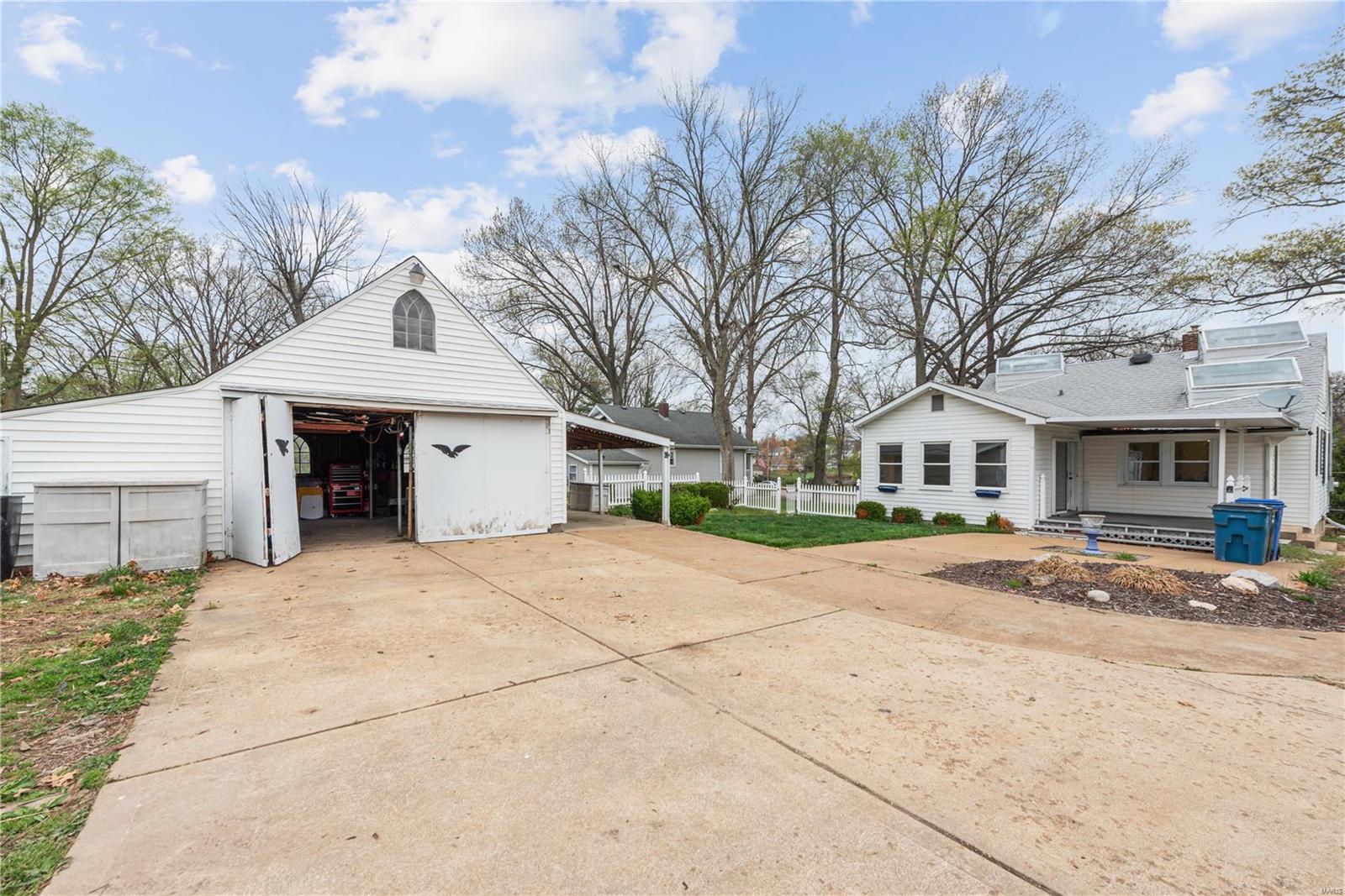 920 Forder Road Mehlville, MO 63129 - Photo 2 of 28 Gallery Image 2