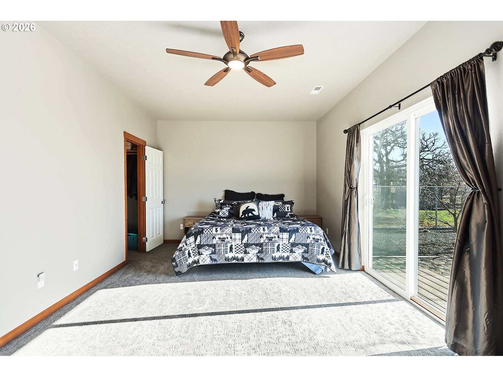 206 Old Mountain Road Goldendale, WA 98620 - Photo 20 of 46 a living room with furniture