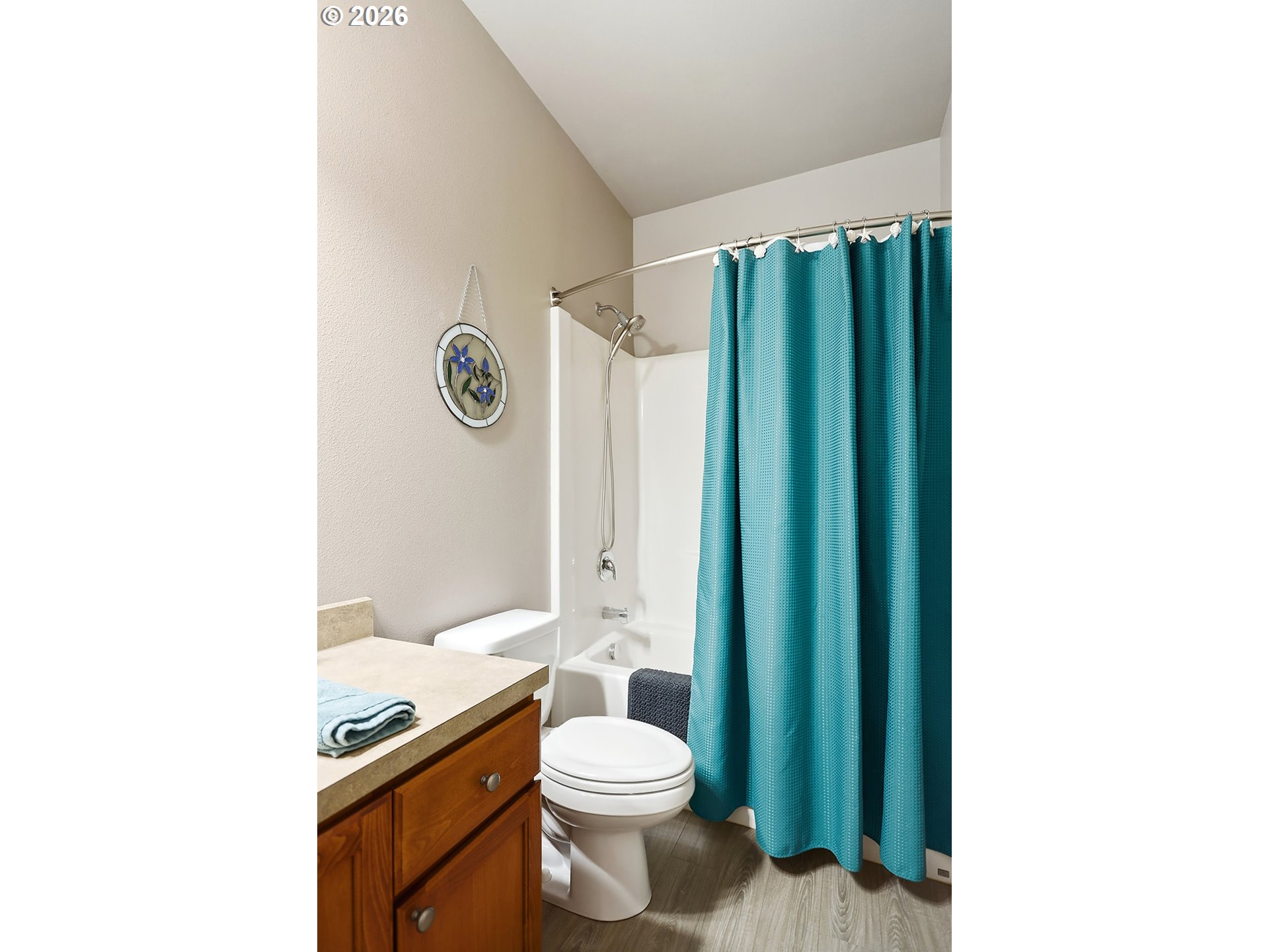 206 Old Mountain Road Goldendale, WA 98620 - Photo 29 of 46 a bathroom with a toilet a sink and shower