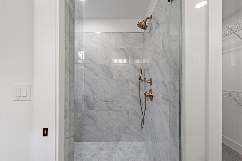 56 Running Brooke Court Morganton, GA 30560 - Photo 34 of 46 a bathroom with a shower