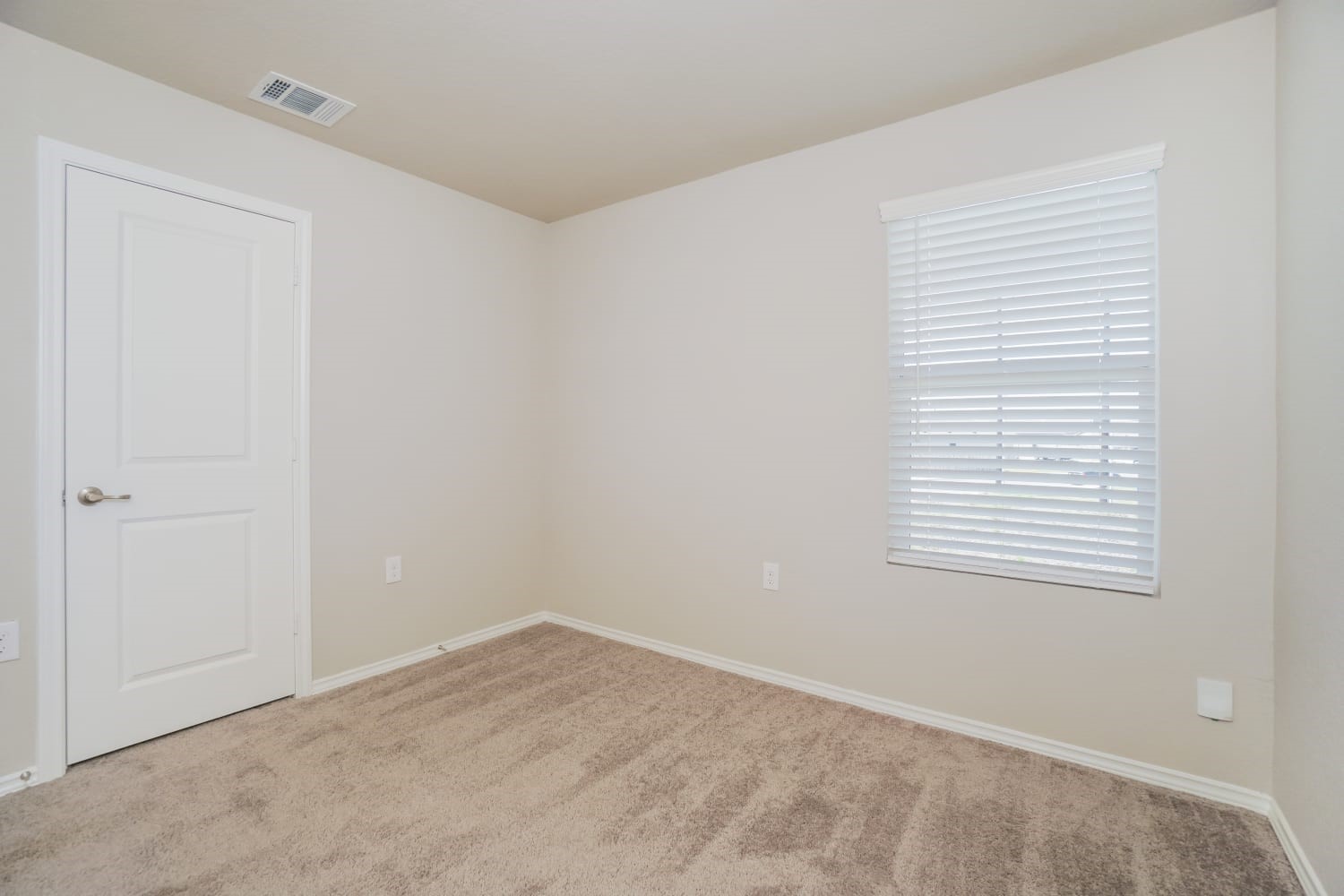 703 Vermilion San Antonio, TX 78221 - Photo 12 of 15 a view of a room that has a window in it