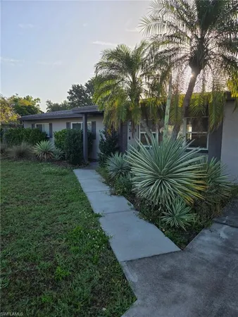$2,600 | 5521 Granada Road, Fort Myers, FL 33919