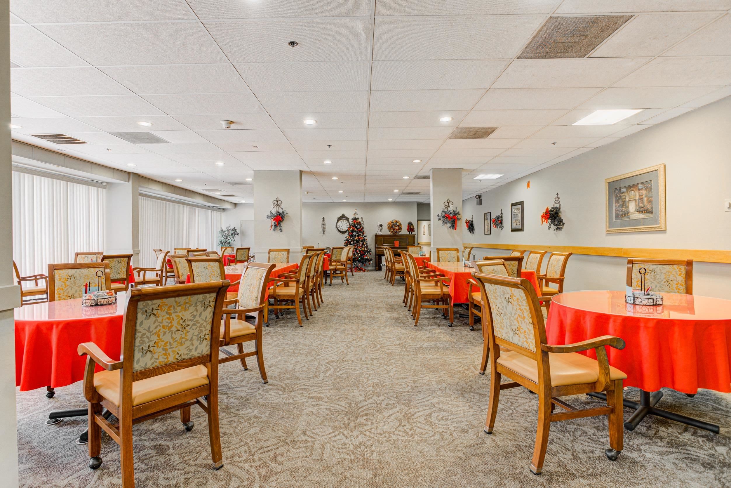 5013 Scheibler Road, Unit C1 Memphis, TN 38128 - Photo 29 of 36 Dining room with light carpet and a drop ceiling