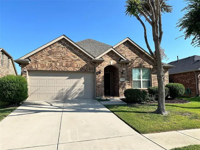 $1,980 | 1013 Lake Grove Drive, Little Elm, TX 75068