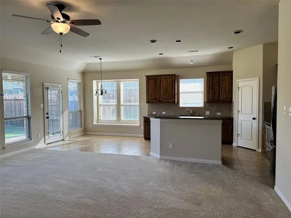 $1,850 | 1013 Lake Grove Drive, Little Elm, TX 75068