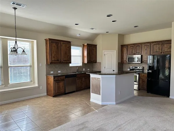 $1,850 | 1013 Lake Grove Drive, Little Elm, TX 75068