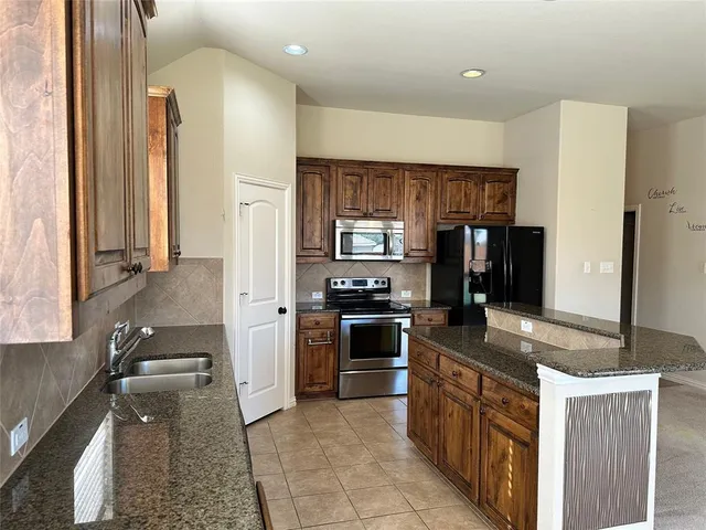 $1,980 | 1013 Lake Grove Drive, Little Elm, TX 75068