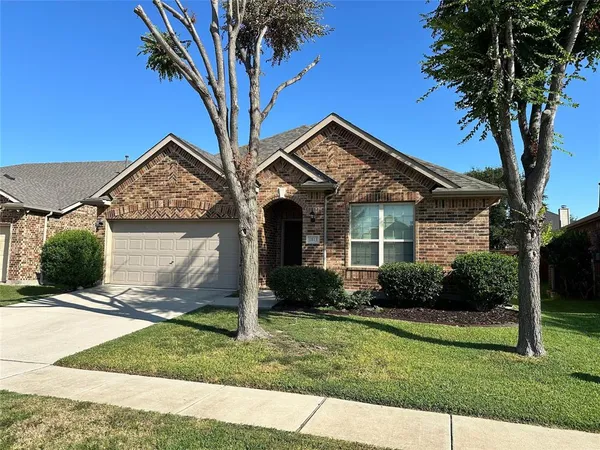 $1,850 | 1013 Lake Grove Drive, Little Elm, TX 75068