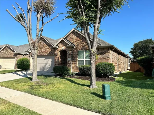 $1,850 | 1013 Lake Grove Drive, Little Elm, TX 75068