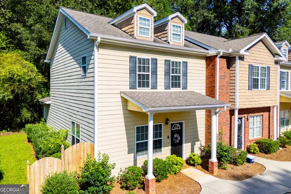 $1,649 | 145 Bowen Street, Unit B4, Carrollton, GA 30117