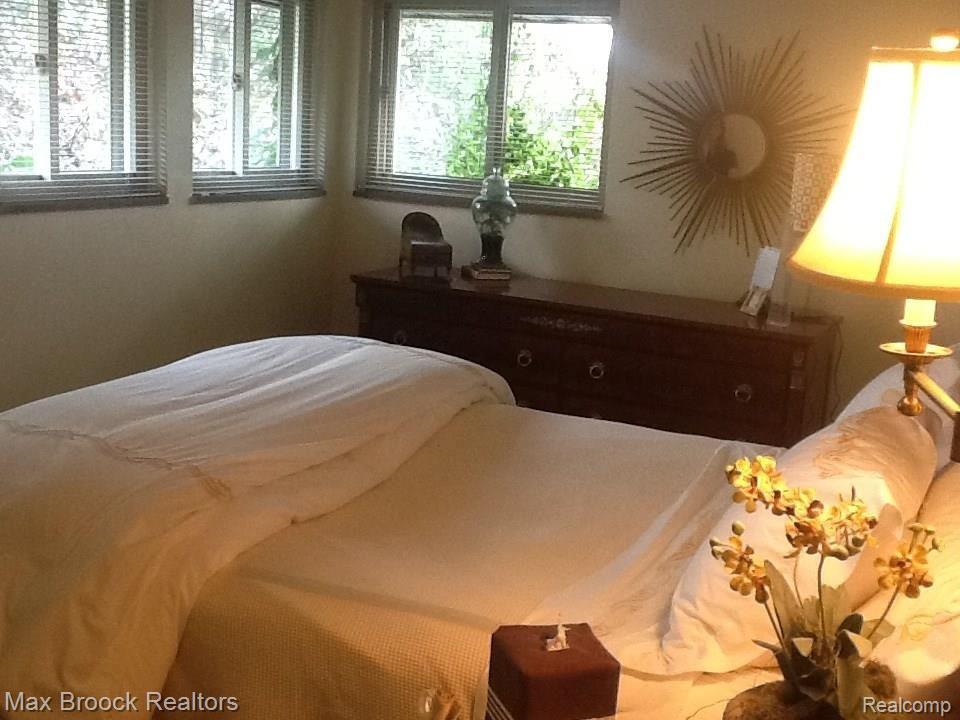 1001 North Adams Road Birmingham, MI 48009 - Photo 15 of 22 image1 (1).jpg