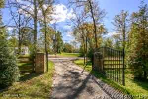 8126 John Pectol Road Georgetown, IN 47122 - Photo 8 of 61