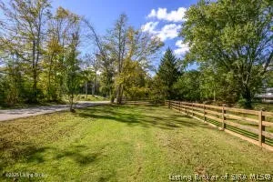 $570,000 | 8126 John Pectol Road, Georgetown, IN 47122