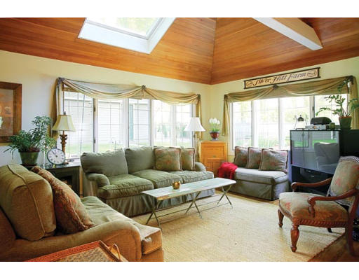 66 Alban Road Newton, MA 02468 - Photo 3 of 6