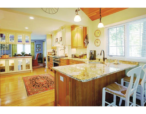 66 Alban Road Newton, MA 02468 - Photo 4 of 6