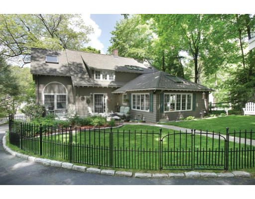 66 Alban Road Newton, MA 02468 - Photo 5 of 6