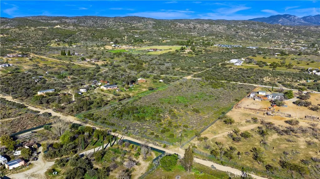 1 Apple Anza, CA 92539 - Photo 17 of 71