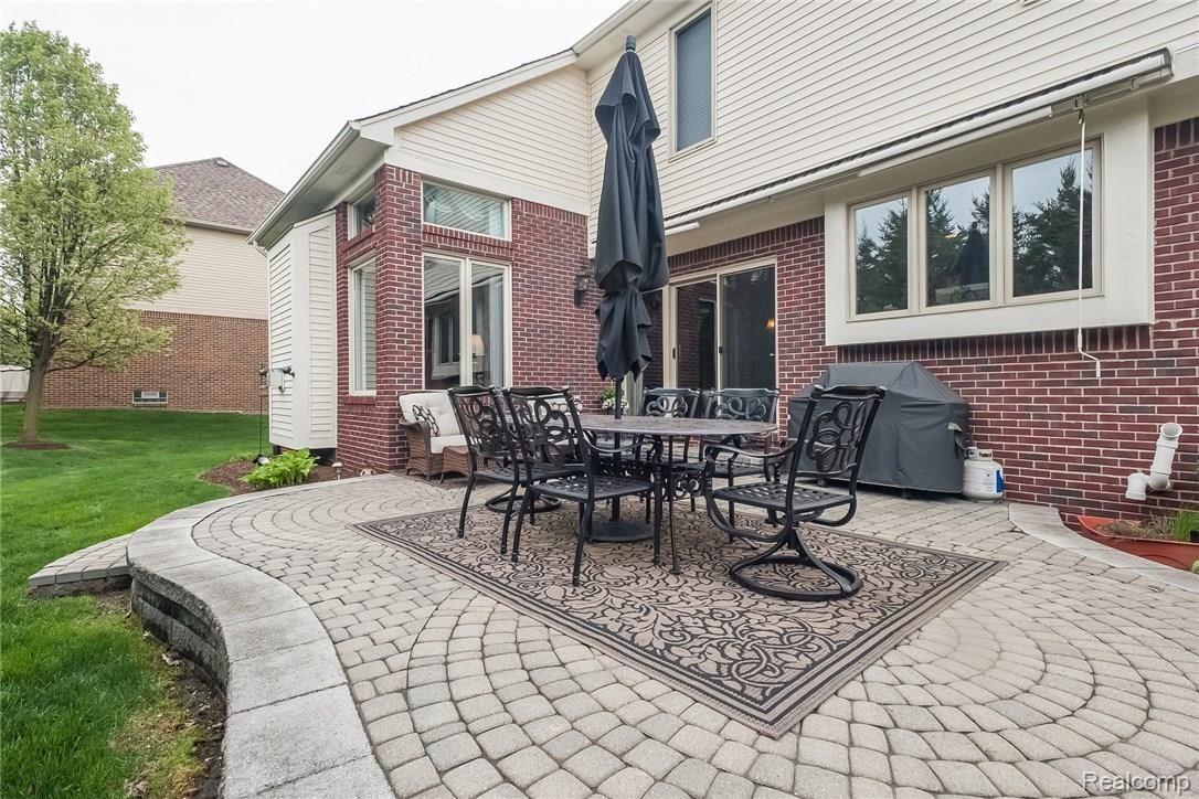 1157 Krista Court Rochester, MI 48307 - Photo 6 of 39 048-4095393-medium.jpg