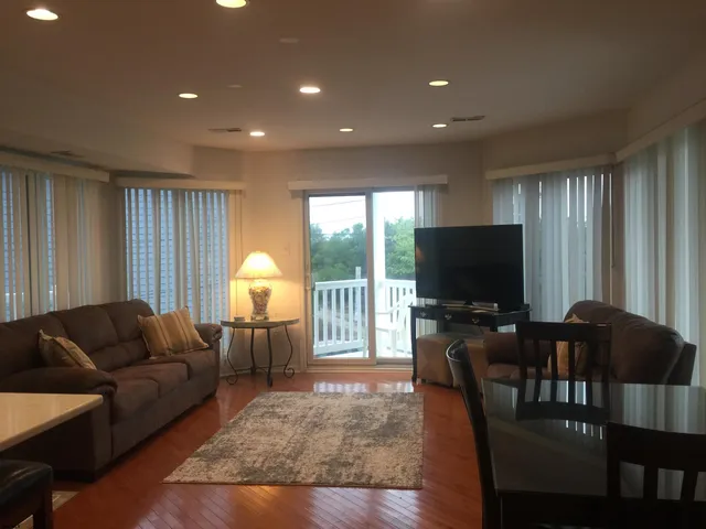 $1,600 | 407 36th Street South, Unit 2, Brigantine, NJ 08203