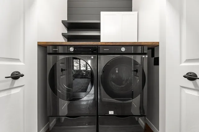 $399,000 | 3601 Chimney Hill Court, Valparaiso, IN 46383