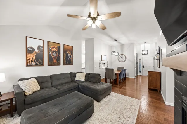 $399,000 | 3601 Chimney Hill Court, Valparaiso, IN 46383