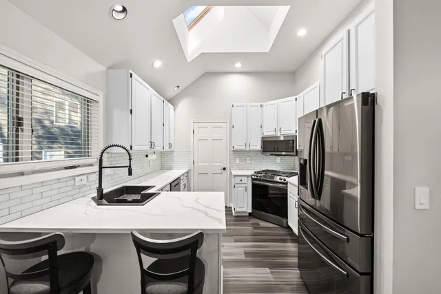 $399,000 | 3601 Chimney Hill Court, Valparaiso, IN 46383