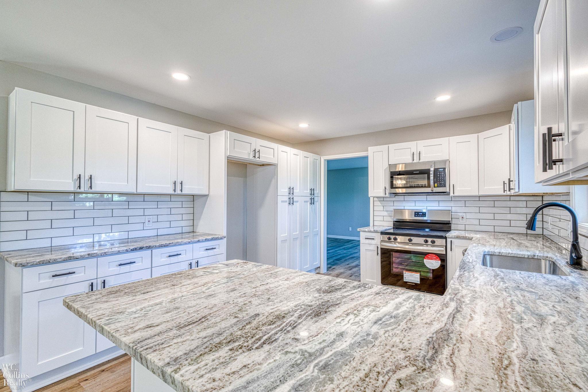 1621 Fish Lake Road Lapeer, MI 48446 - Photo 7 of 52 50148083-8d553400-9dee-4053-b8af-4b306b4863d8.JPG