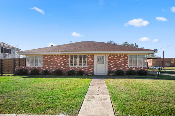 $2,500 | 3608 Wheeler Avenue, Houston, TX 77004