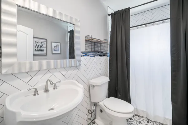 $2,500 | 3608 Wheeler Avenue, Houston, TX 77004