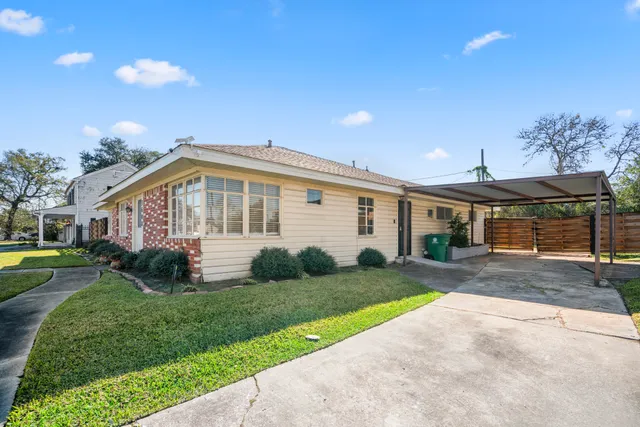$2,700 | 3608 Wheeler Avenue, Houston, TX 77004