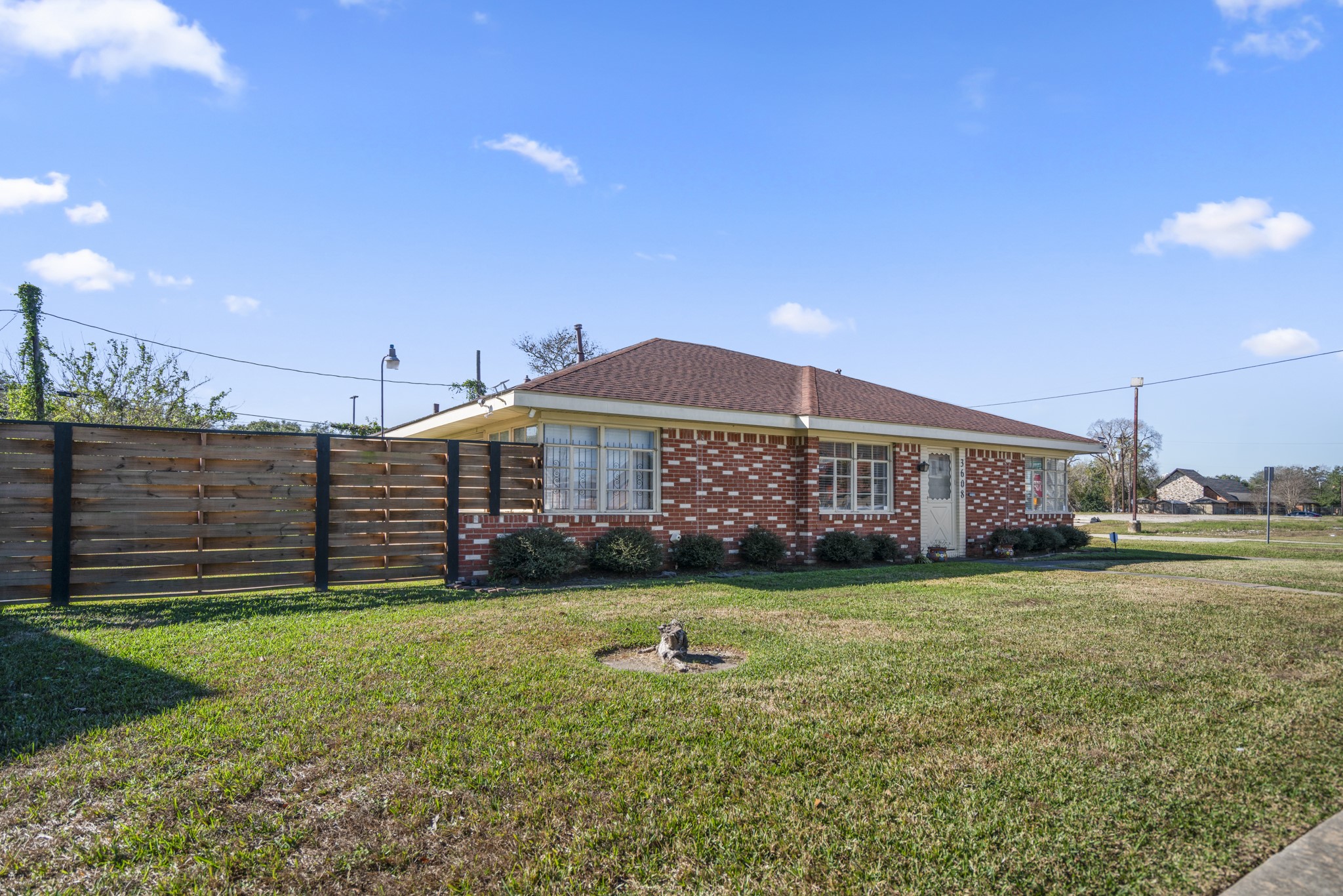 3608 Wheeler Avenue Houston, TX 77004 - Photo 3 of 28