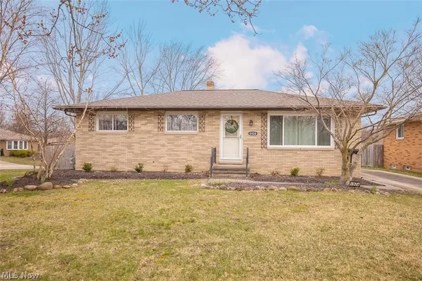 $2,200 | 6924 Day Drive, Cleveland, OH 44129