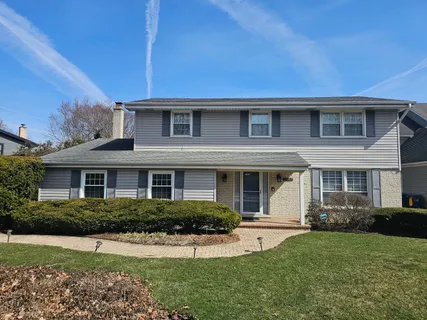 $925,000 | 1701 Silver Pine Drive, Northbrook, IL 60062