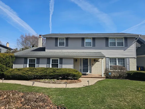 $925,000 | 1701 Silver Pine Drive, Northbrook, IL 60062