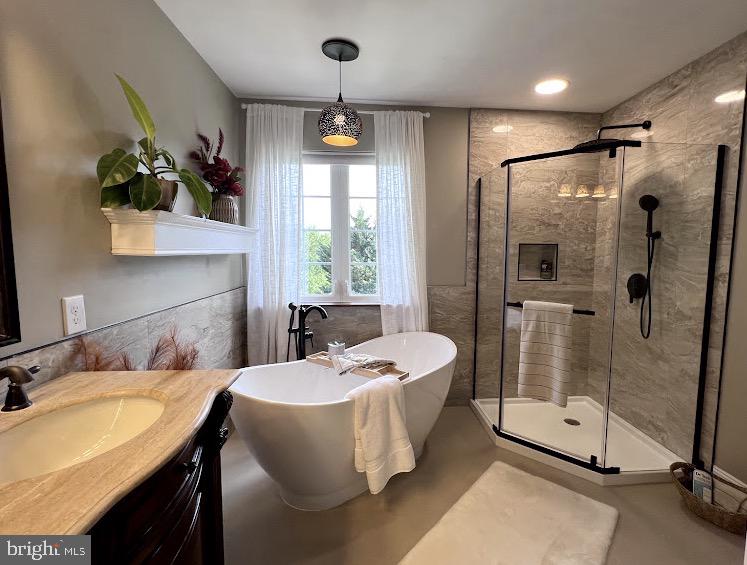 383 El Vista Drive Hanover, PA 17331 - Photo 15 of 37 Primary Bathroom