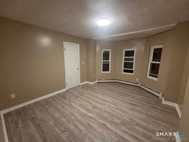 $1,650 | 63 Seyms Street, Hartford, CT 06120