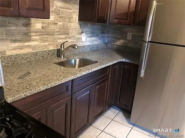 $1,600 | 63 Seyms Street, Hartford, CT 06120